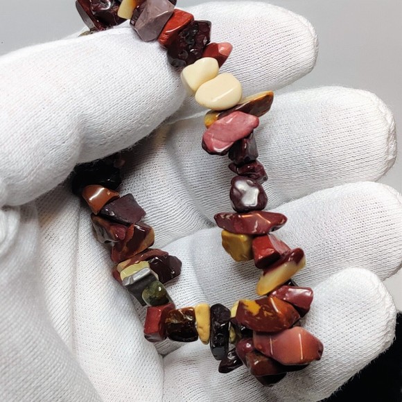 Mookaite Stretch Bracelet 5-8mm chip natural stone includes felt pouch-CB05 - Picture 3 of 10